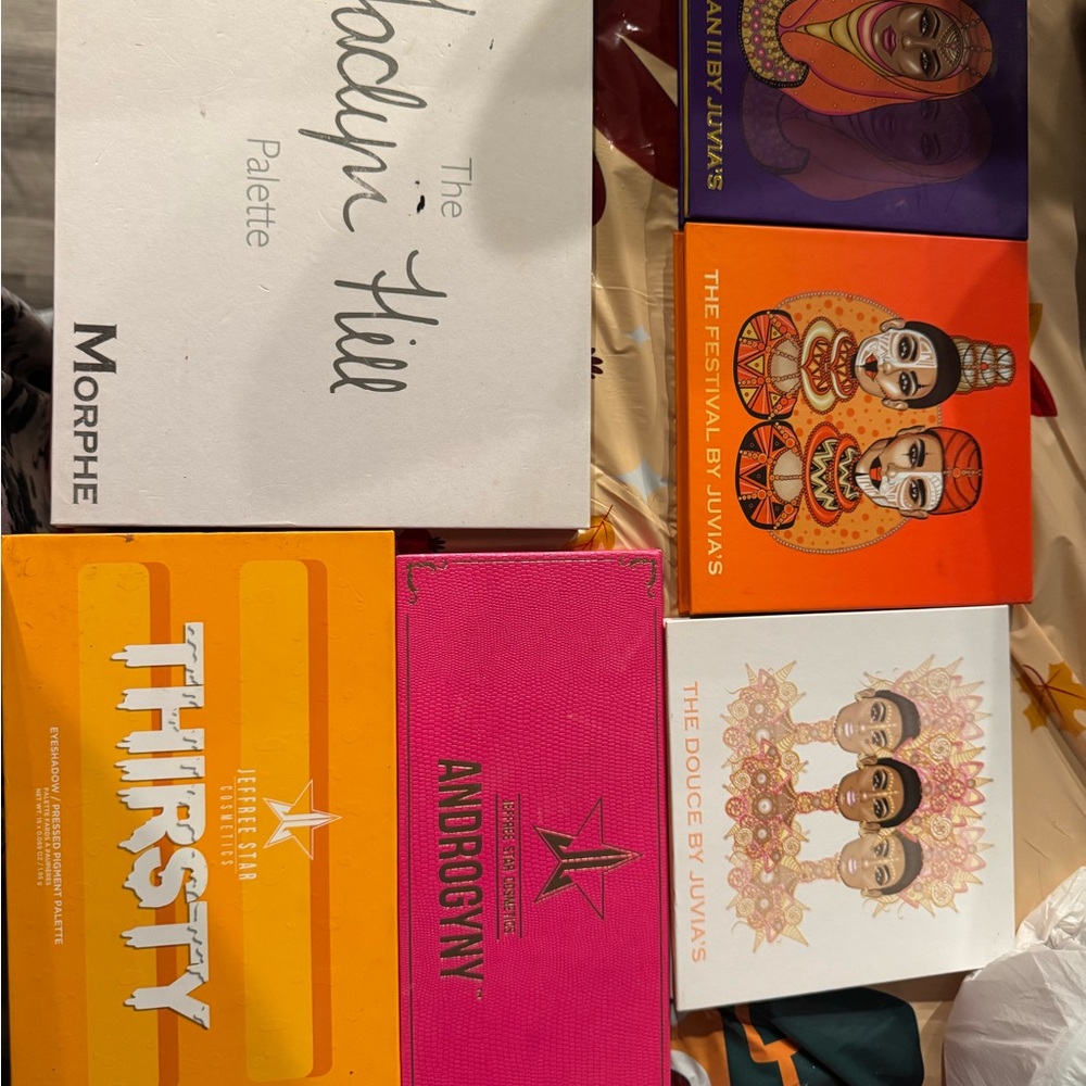 Morphe and Juvia's Place Vibrant Palette Set
